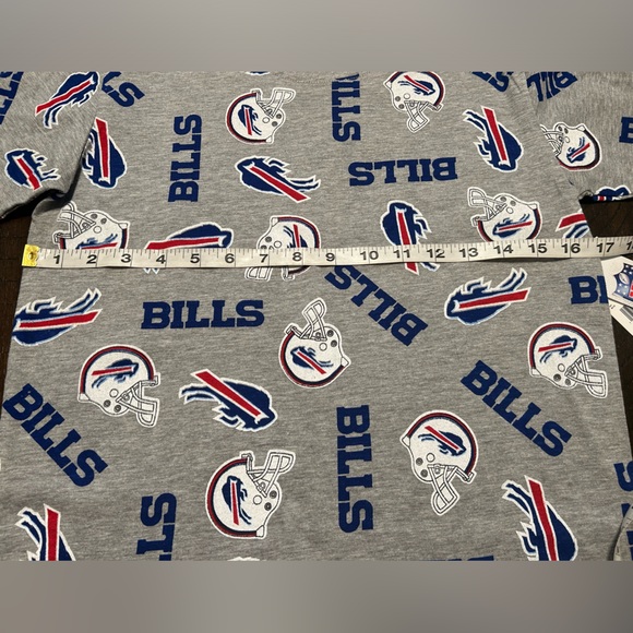 BILLS NFL Team Appearl Boys Graphic T-Shirt.               Size L.  10/12 - Picture 6 of 7